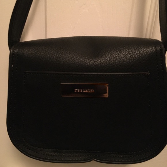 Steve Madden cross-body purse. - Picture 3 of 5